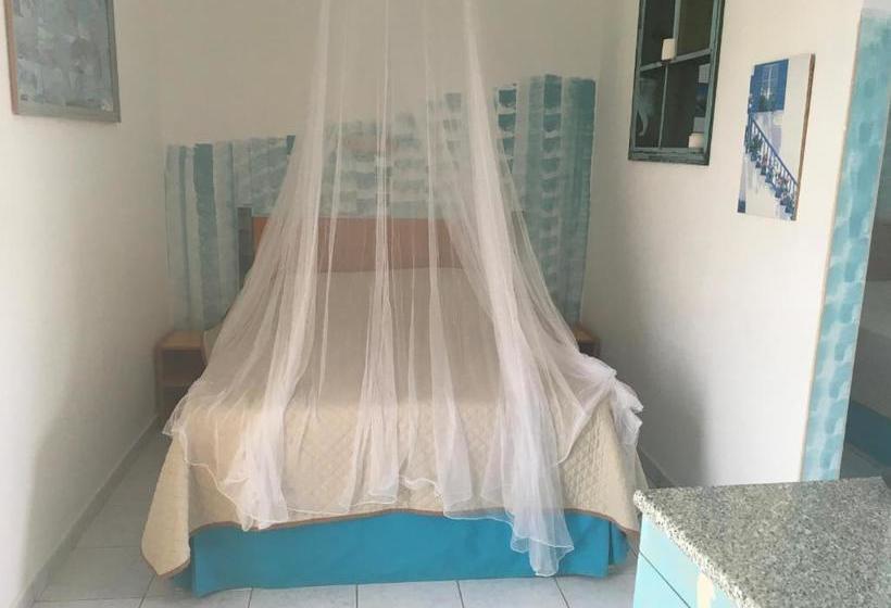 Kostas Rooms & Apartments