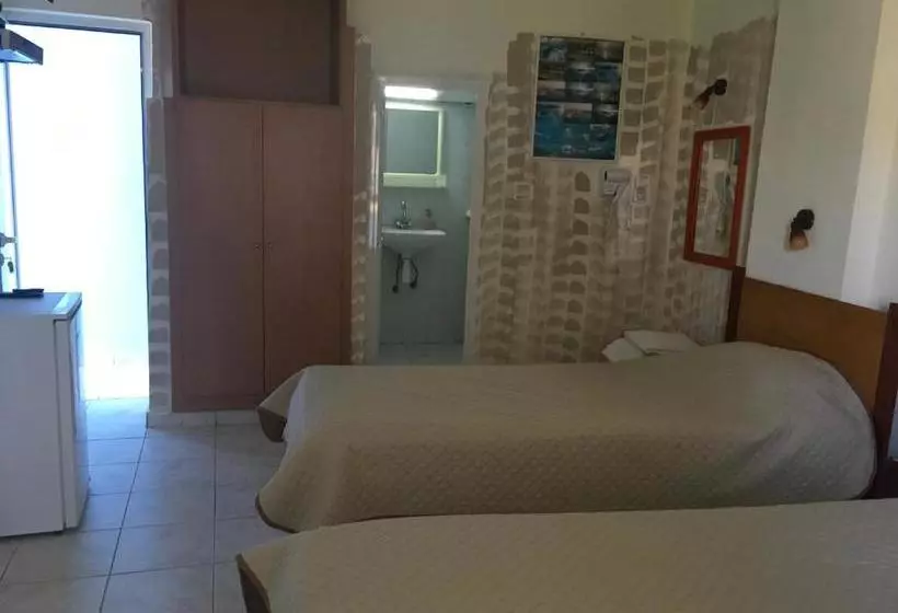 Kostas Rooms & Apartments