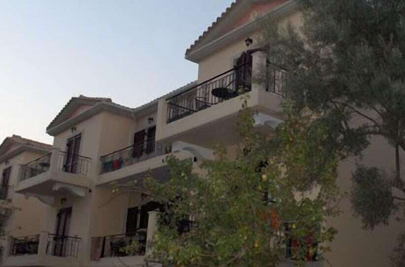 Mikros Gialos Apartments