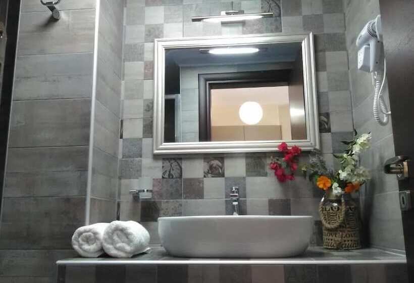 Mikros Gialos Apartments