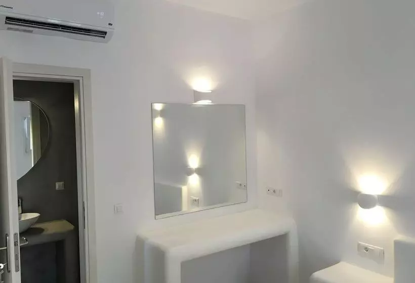 پانسیون Aktio Studios