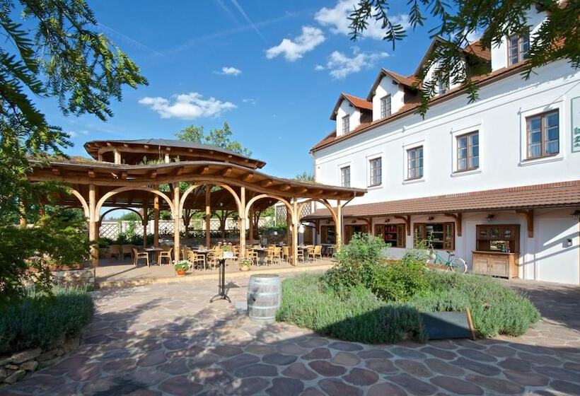 호텔 Babiččina Zahrada Penzion & Restaurant