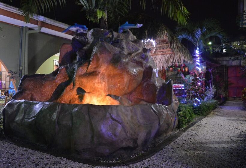 هتل Hostel Backpackers La Fortuna