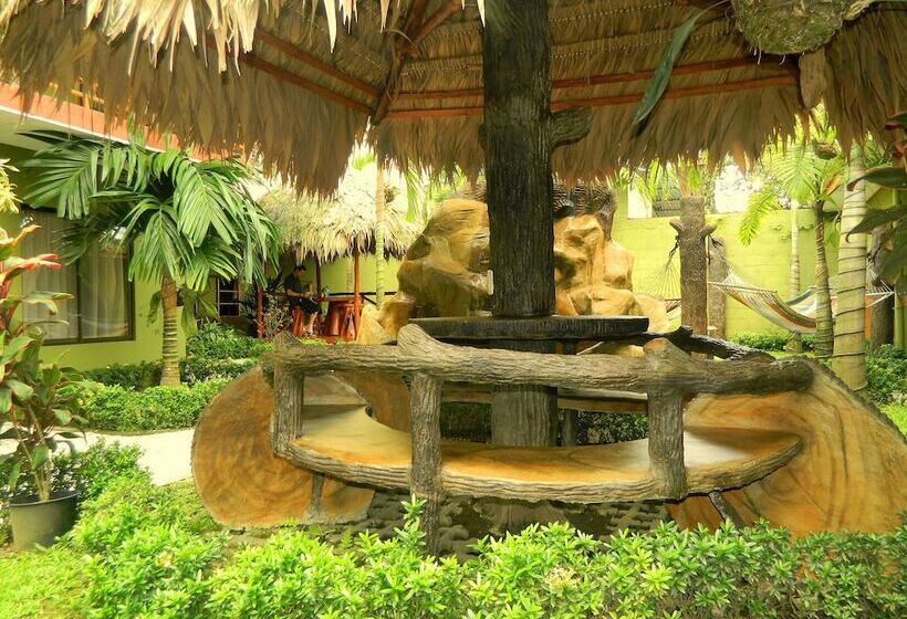 هتل Hostel Backpackers La Fortuna