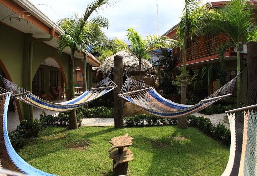 هتل Hostel Backpackers La Fortuna