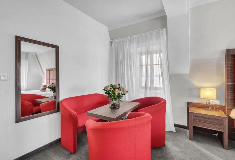 ホテル Nelly Kellys