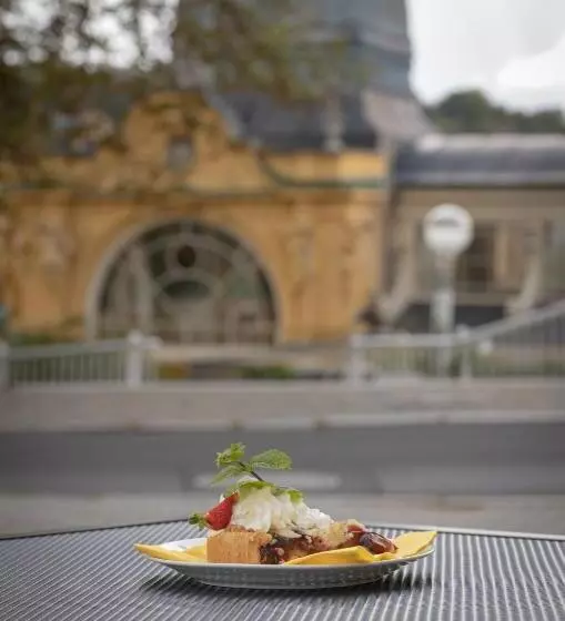 ホテル Paris