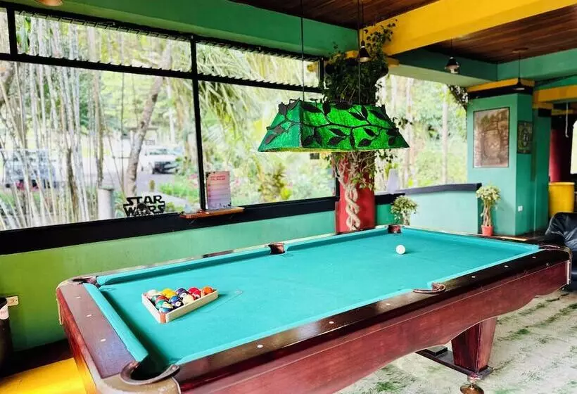 Hotelli Lake Arenal Jungle Resort & Brewery