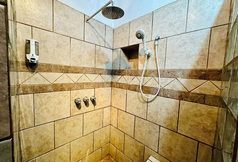 Hôtel Lake Arenal Jungle Resort & Brewery