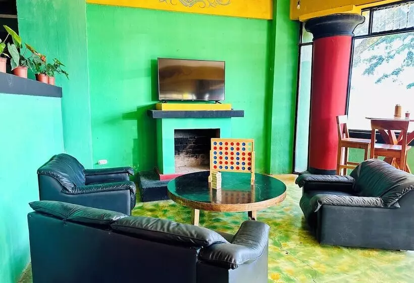 Hotelli Lake Arenal Jungle Resort & Brewery