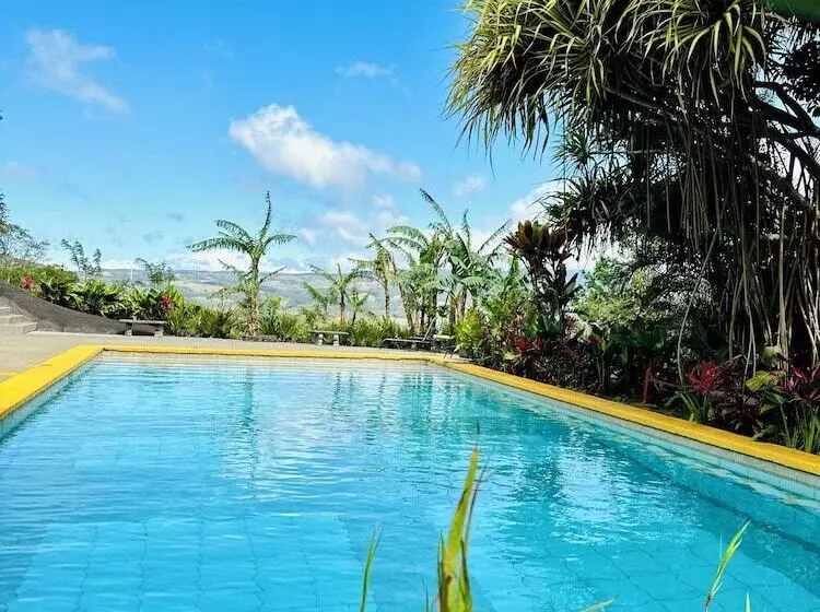 Hotelli Lake Arenal Jungle Resort & Brewery