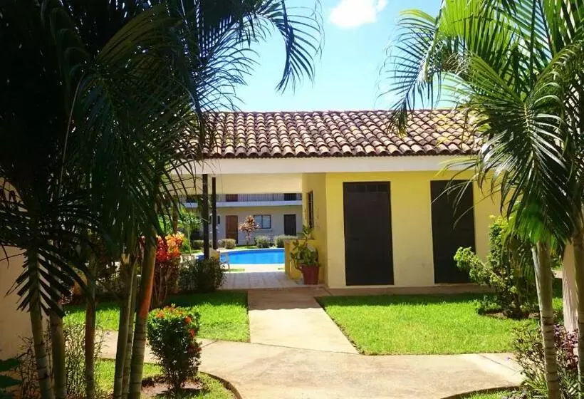 Las Torres Studio