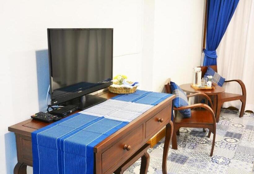 בית מלון כפרי The Indigo House Phrae