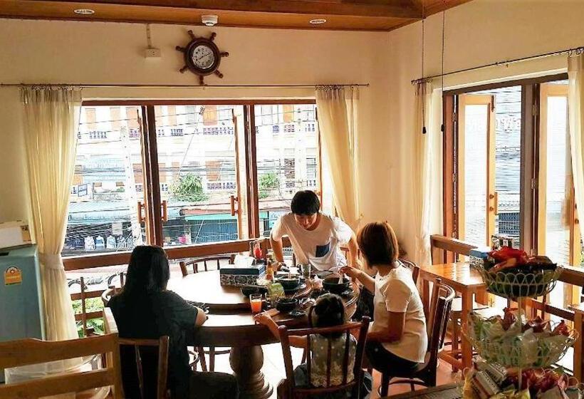 בית מלון כפרי The Indigo House Phrae