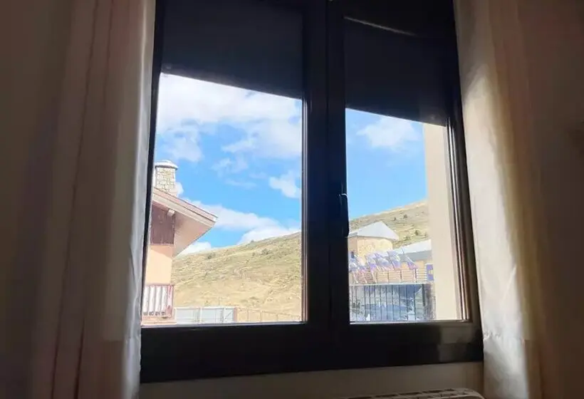 Apartamentos Pantebre 3000