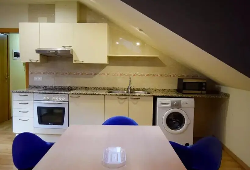 Apartamentos Pantebre 3000
