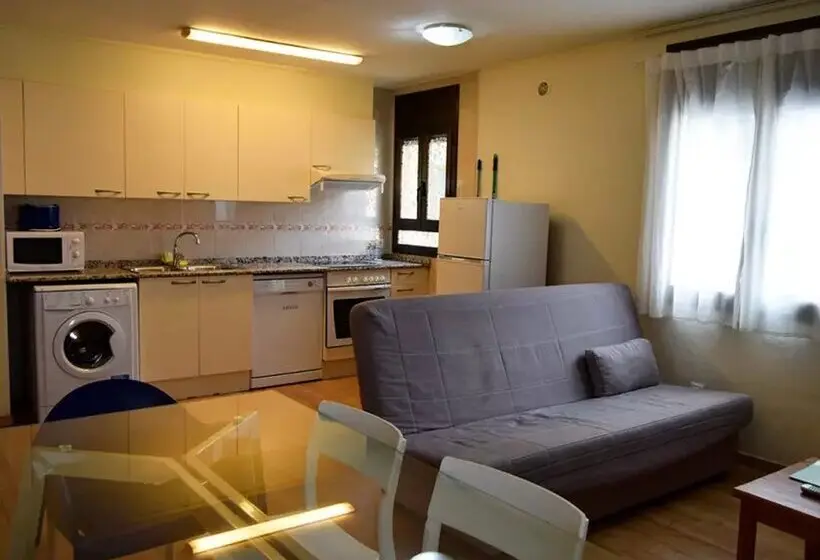 Apartamentos Pantebre 3000