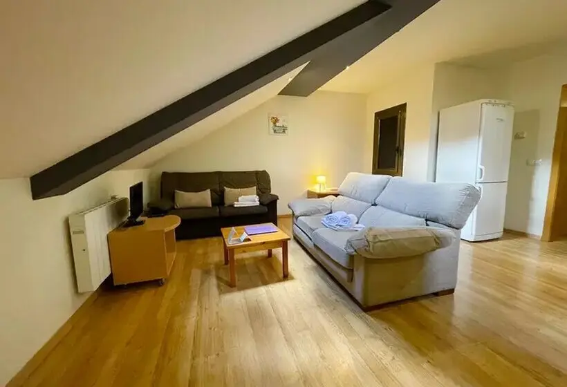 Apartamentos Pantebre 3000