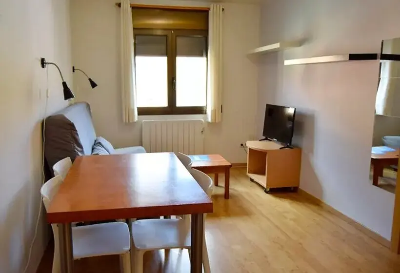 Apartamentos Pantebre 3000