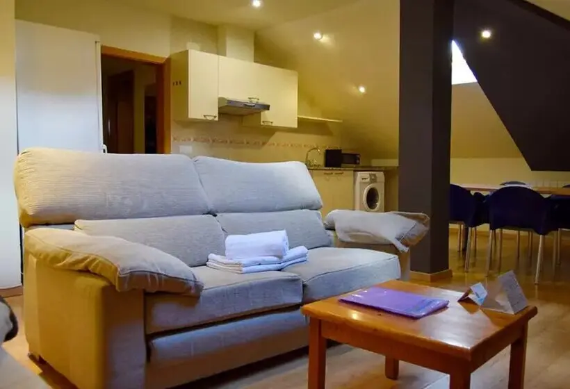Apartamentos Pantebre 3000