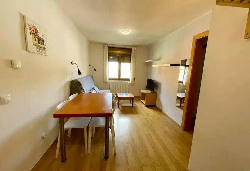 Apartamentos Pantebre 3000