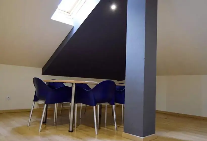 Apartamentos Pantebre 3000