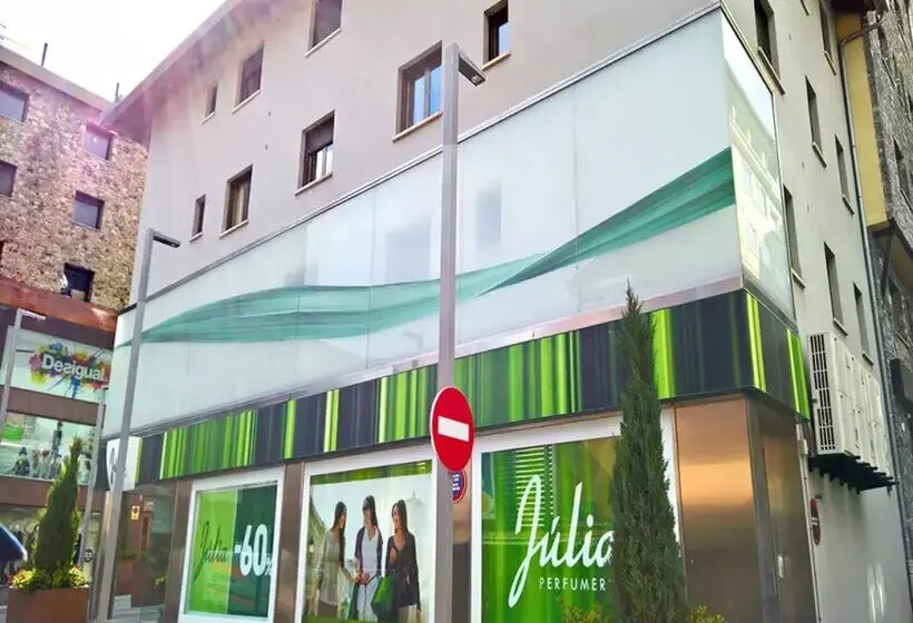 Apartamentos Pantebre 3000