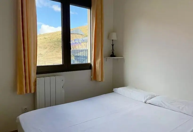 Apartamentos Pantebre 3000