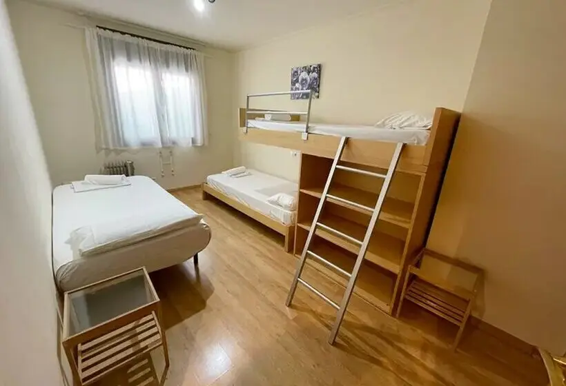Apartamentos Pantebre 3000