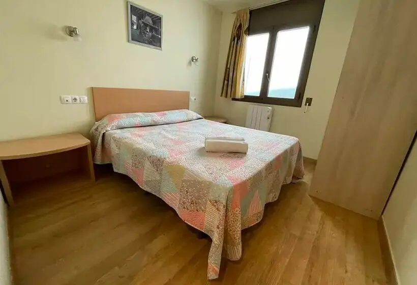 Apartamentos Pantebre 3000