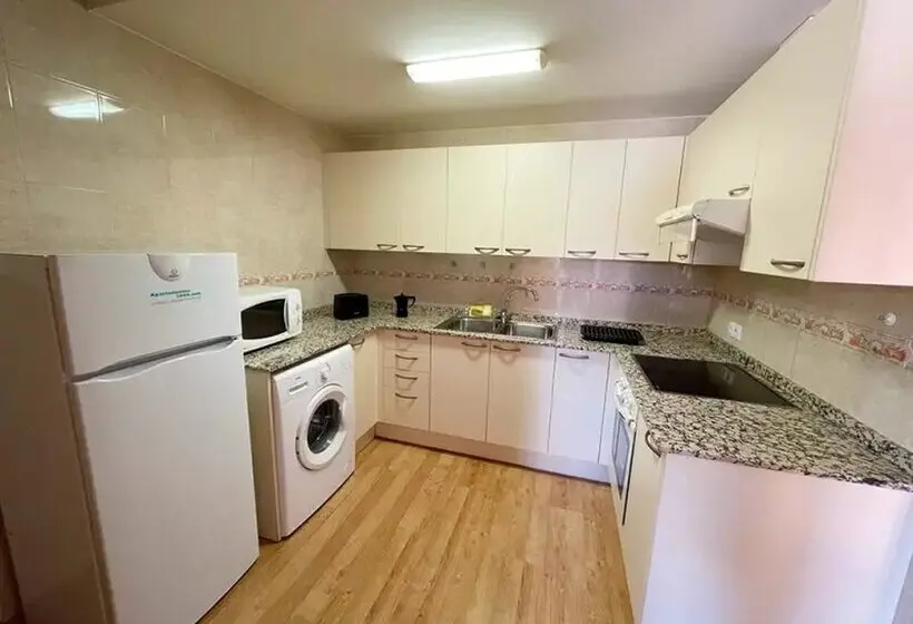 Apartamentos Pantebre 3000
