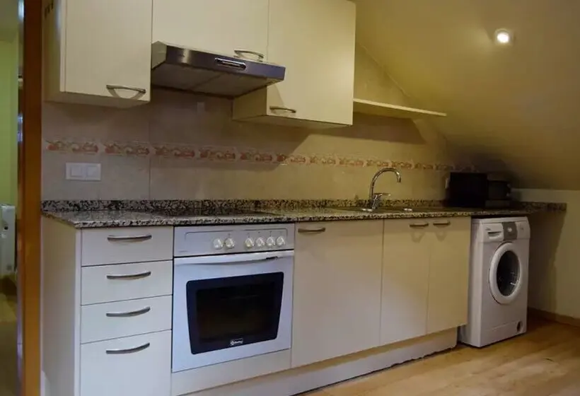 Apartamentos Pantebre 3000