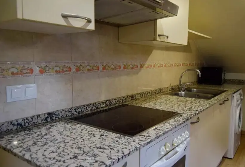 Apartamentos Pantebre 3000
