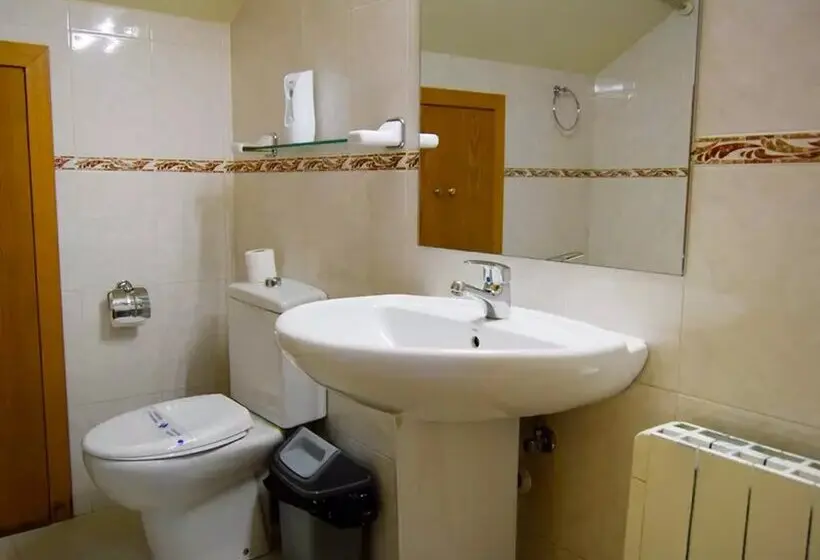 Apartamentos Pantebre 3000