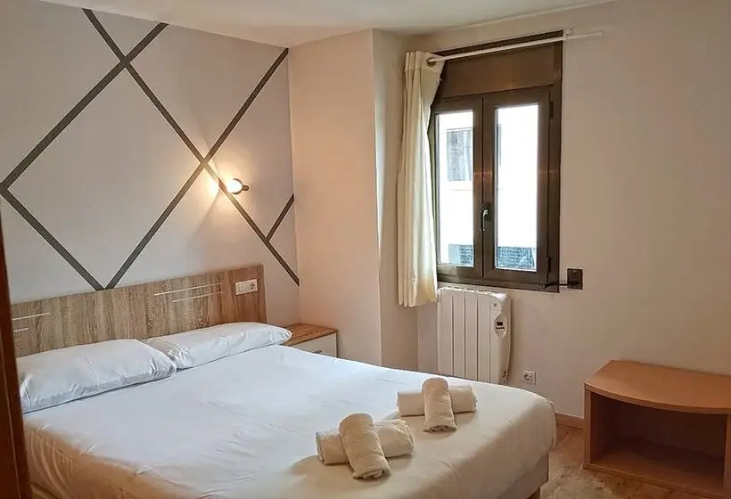 Apartamentos Pantebre 3000
