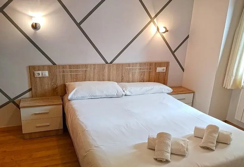 Apartamentos Pantebre 3000