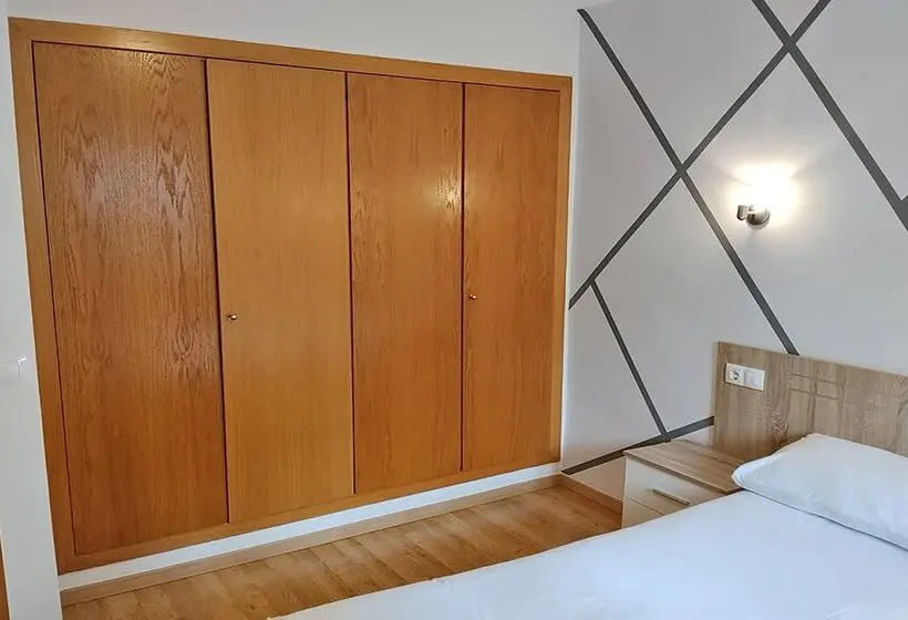 Apartamentos Pantebre 3000