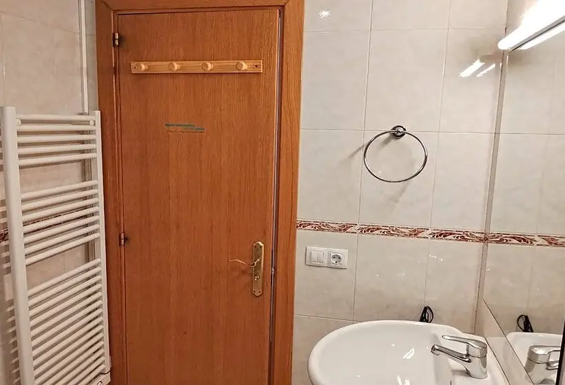 Apartamentos Pantebre 3000