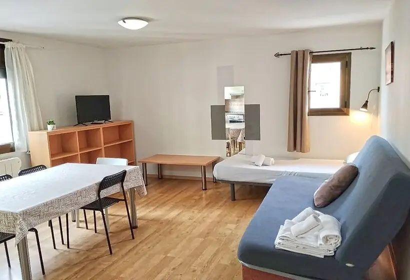 Apartamentos Pantebre 3000