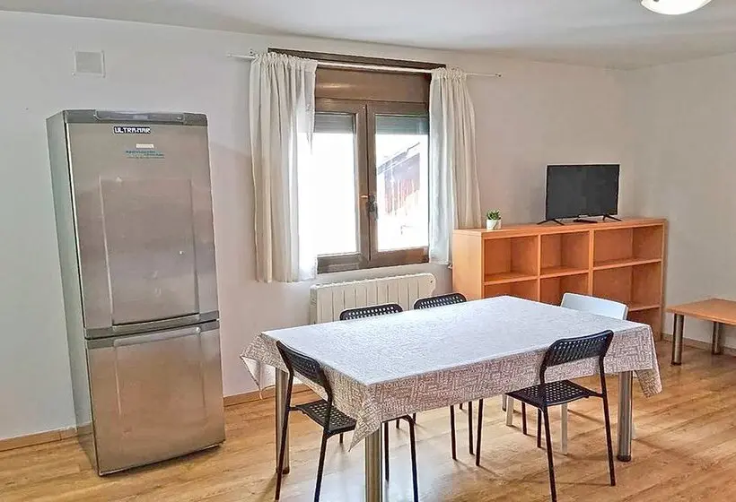 Apartamentos Pantebre 3000