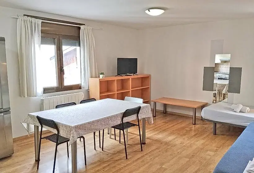 Apartamentos Pantebre 3000