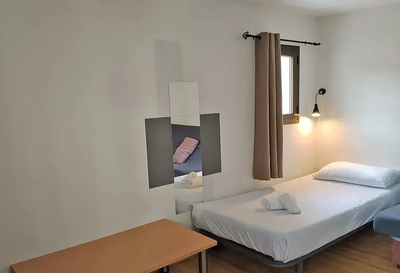 Apartamentos Pantebre 3000