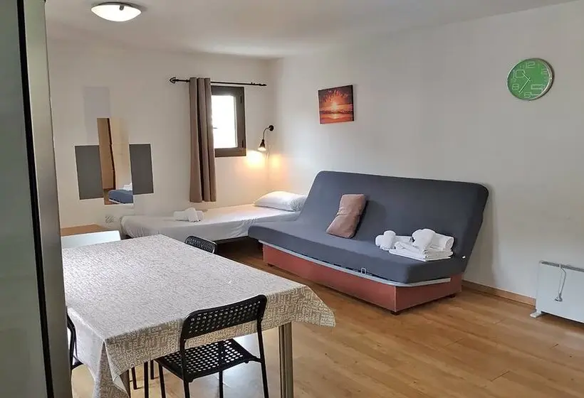 Apartamentos Pantebre 3000