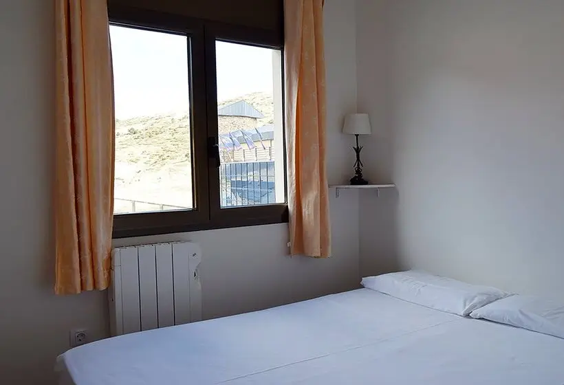 Apartamentos Pantebre 3000