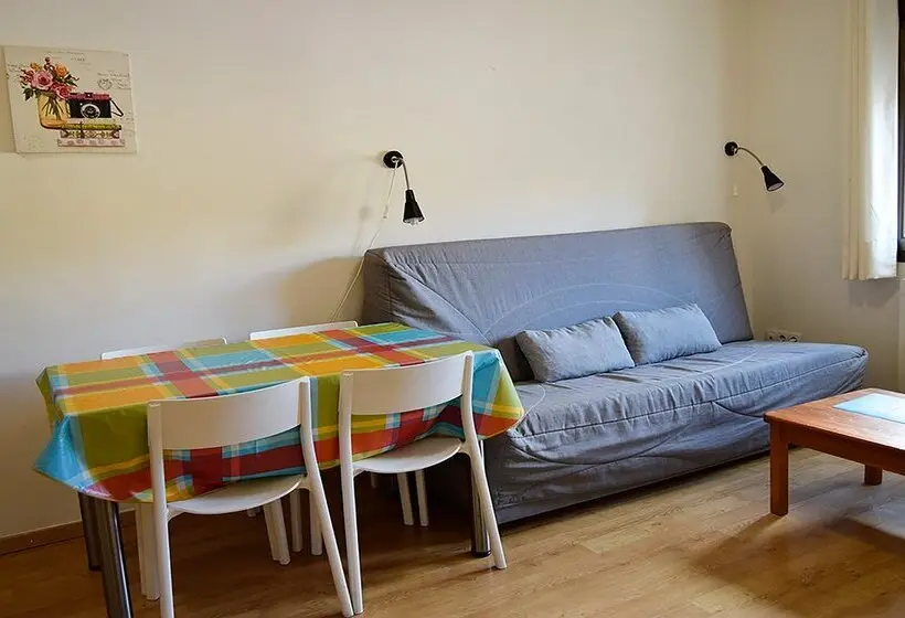 Apartamentos Pantebre 3000