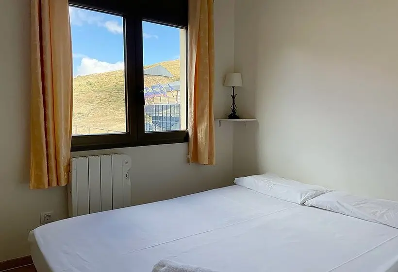 Apartamentos Pantebre 3000
