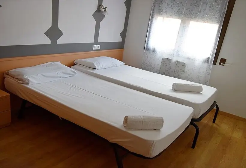 Apartamentos Pantebre 3000