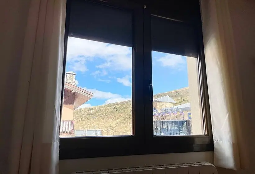 Apartamentos Pantebre 3000