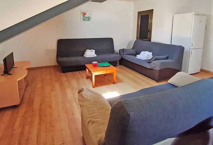Apartamentos Pantebre 3000