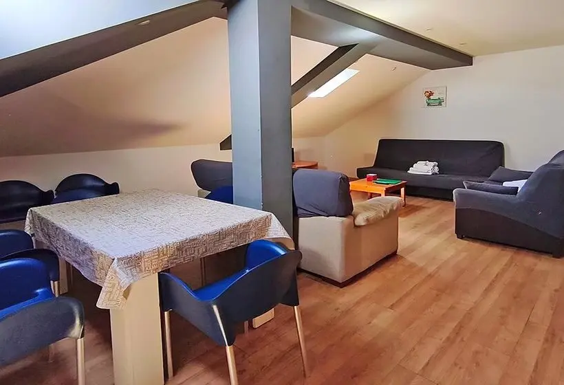 Apartamentos Pantebre 3000